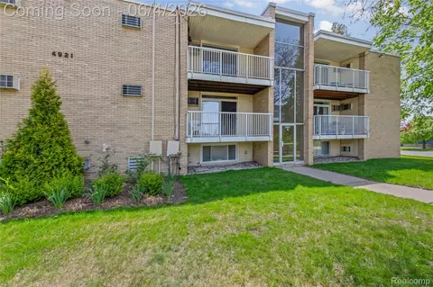 4921 Crooks Rd #N10, Royal Oak, MI 48073