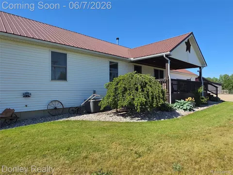 Exterior - 5121 Cotter Rd, Marlette, MI 48453 photo 4 of 6