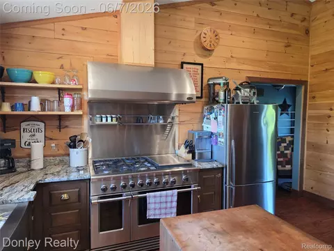 Kitchen - 5121 Cotter Rd, Marlette, MI 48453 photo 2 of 3