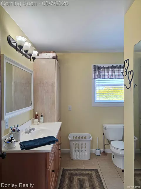 Bath - 5121 Cotter Rd, Marlette, MI 48453 photo 1 of 7