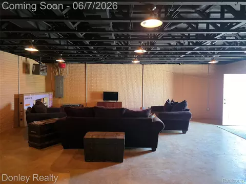 Living - 5121 Cotter Rd, Marlette, MI 48453 photo 3 of 3
