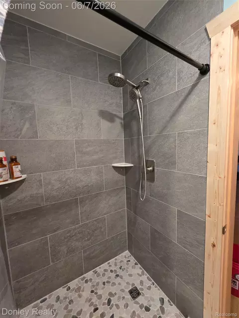Bath - 5121 Cotter Rd, Marlette, MI 48453 photo 7 of 7