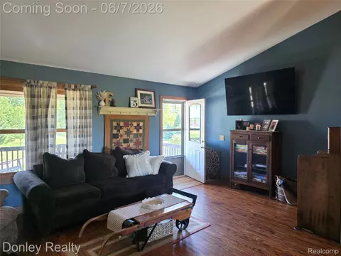Living - 5121 Cotter Rd, Marlette, MI 48453 photo 2 of 3