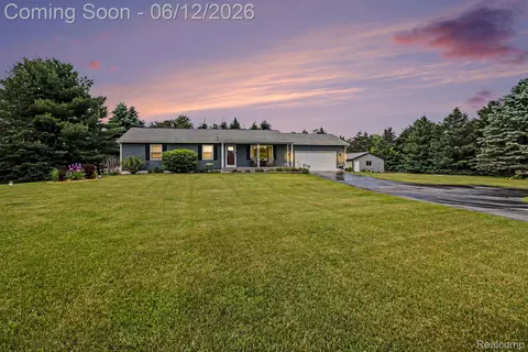 10186 Converse Rd, Handy, MI 48836