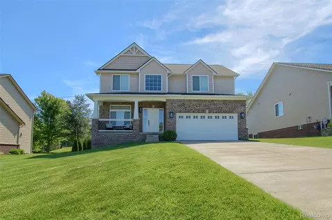 30932 Asbury Hill Dr, Lyon, MI 48165
