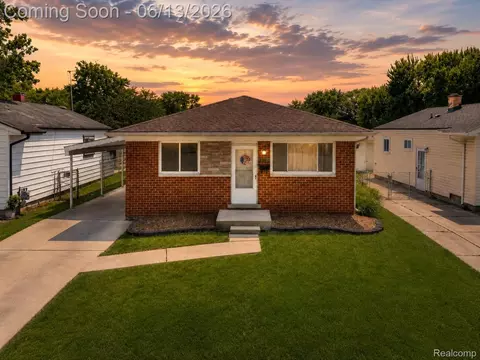 23012 Allor St, Saint Clair Shores, MI 48082