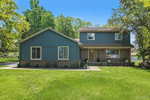 6480 Grand Circle Dr, Genoa, MI 48116