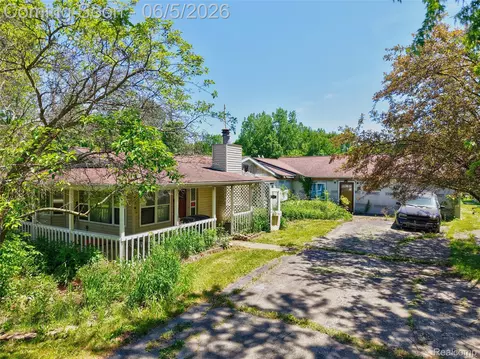 6343 Humphrey Ave, Mount Morris, MI 48433