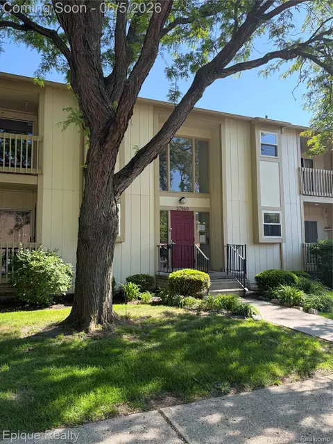 27840 Berrywood Ln #14, Farmington Hills, MI 48334