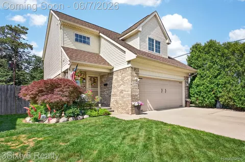 12736 Phelps St, Southgate, MI 48195