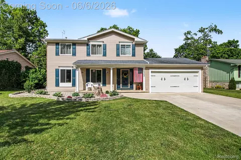 5302 Mill Wheel Dr, Grand Blanc, MI 48439