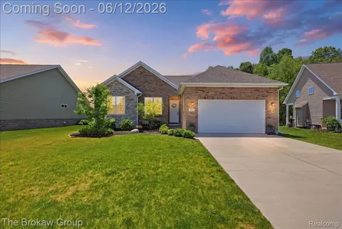 5363 Pebble Beach Dr, Metamora, MI 48455