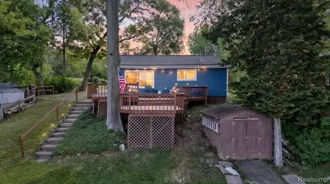 1717 Triangle Lake Rd, Marion, MI 48843