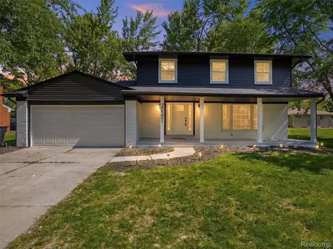 30301 Spring River Dr, Southfield, MI 48076