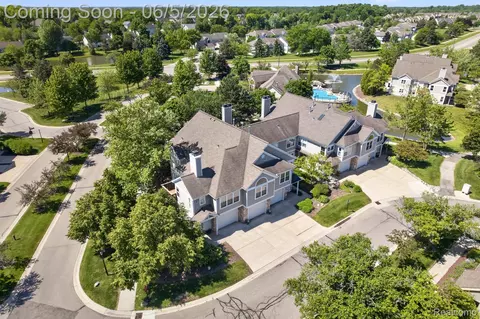 1641 Coburn Dr, Ann Arbor, MI 48108