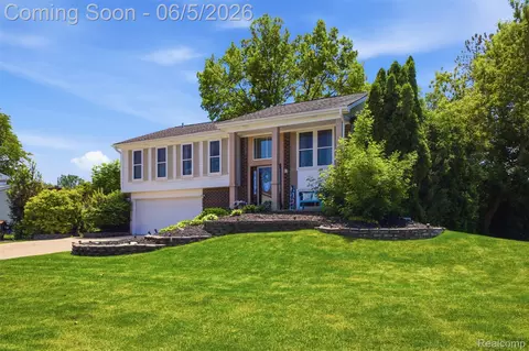 40435 Oak Tree, Novi, MI 48375
