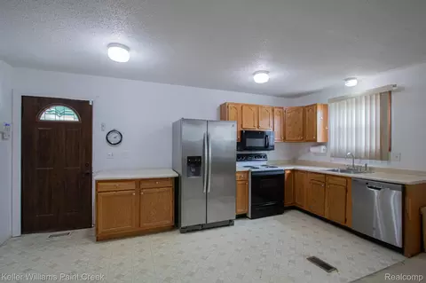 17501 Clarann St, Melvindale, MI 48122 photo 4