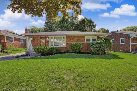 8212 Glengary St, Dearborn Heights, MI 48127