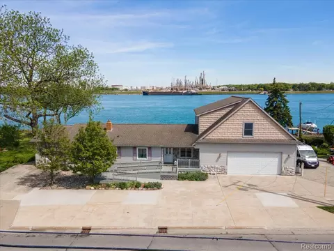 4016 Military St, Port Huron, MI 48060