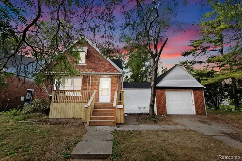 15887 Snowden St, Detroit, MI 48227