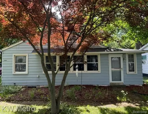 23854 Harrellson St, Macomb, MI 48042
