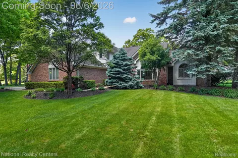 9326 Park Ln, Commerce, MI 48382