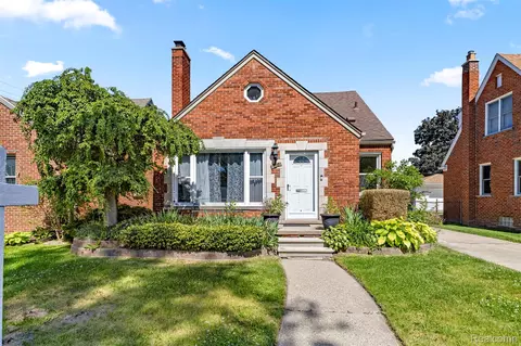 450 N Denwood St, Dearborn, MI 48128