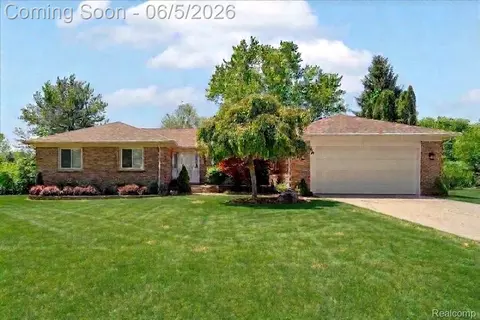 36615 Almond Cir, Farmington Hills, MI 48335