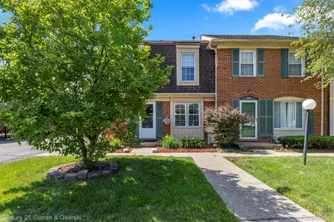 31083 Hoover Rd #12, Warren, MI 48093