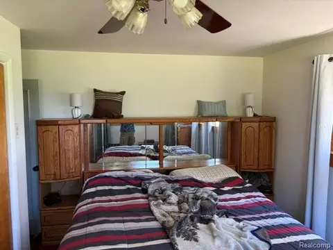 Bedroom - 4815 Loree Rd, Deckerville, MI 48427 photo 2 of 8