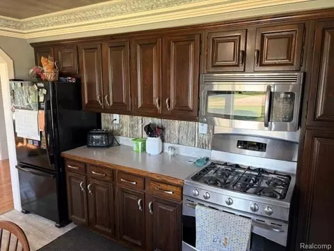 Kitchen - 4815 Loree Rd, Deckerville, MI 48427 photo 1 of 2