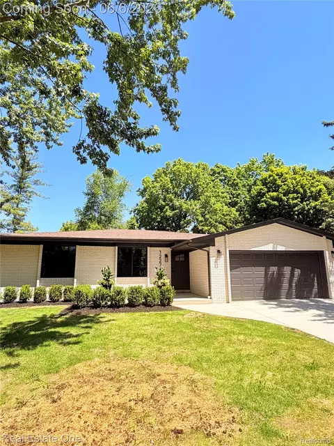 1227 Shallowdale Dr, Troy, MI 48085