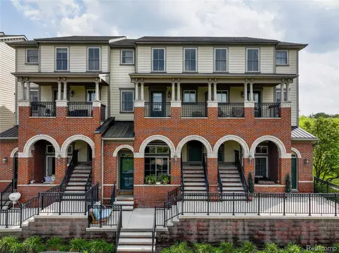 3868 Forester Blvd, Auburn Hills, MI 48326