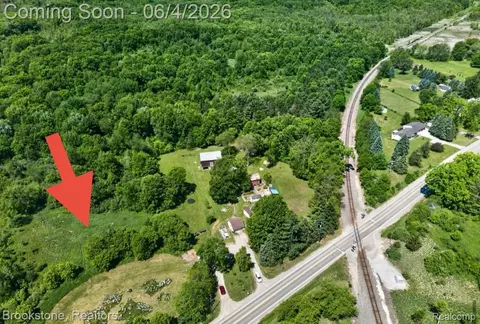 9449 9437 Andersonville Rd, Springfield, MI 48346