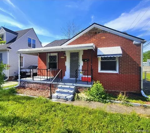 13505 Saint Andrews Ave, Warren, MI 48089