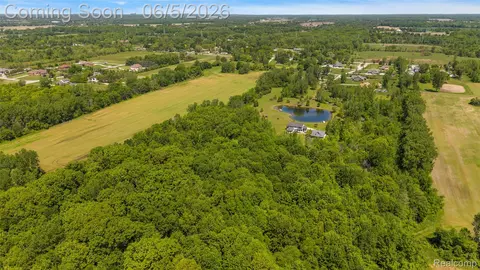 View/Area - 62502 Wayfaring Rd, Ray, MI 48096 photo 6 of 10
