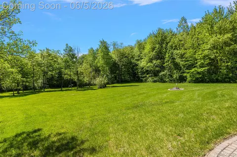 Exterior - 62502 Wayfaring Rd, Ray, MI 48096 photo 3 of 5