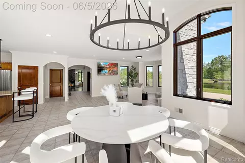 Dining - 62502 Wayfaring Rd, Ray, MI 48096 photo 3 of 3