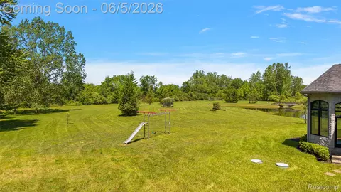 Exterior - 62502 Wayfaring Rd, Ray, MI 48096 photo 5 of 5