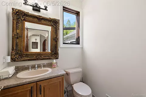 Bath - 62502 Wayfaring Rd, Ray, MI 48096 photo 1 of 10