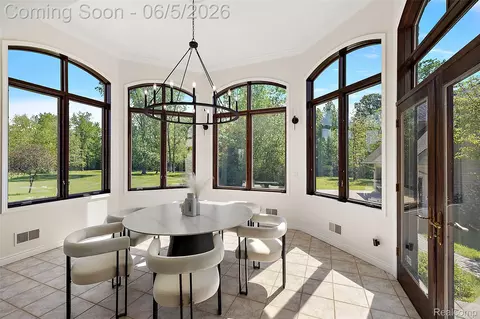 Dining - 62502 Wayfaring Rd, Ray, MI 48096 photo 2 of 3