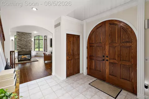 Entry Way - 62502 Wayfaring Rd, Ray, MI 48096 photo 3 of 6