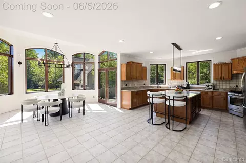 Kitchen - 62502 Wayfaring Rd, Ray, MI 48096 photo 1 of 6