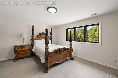 Bedroom - 62502 Wayfaring Rd, Ray, MI 48096 photo 11 of 14