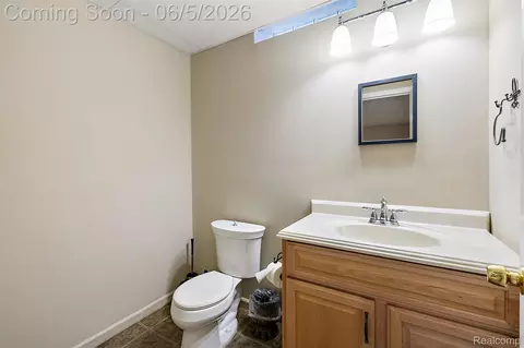 Bath - 62502 Wayfaring Rd, Ray, MI 48096 photo 10 of 10