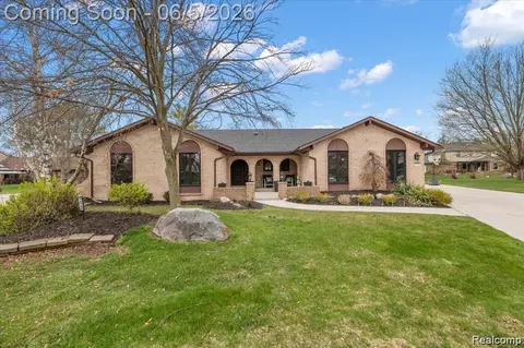 34765 Northland Dr, Livonia, MI 48152
