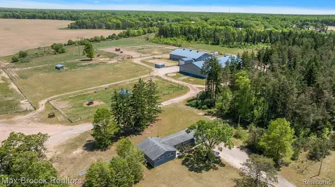 8580 Silver Creek Rd, Whitehall, MI 49461