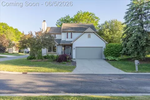 5736 Shannon Ln, Independence, MI 48348
