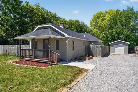 1060 W Williamson Ave, Flint, MI 48507