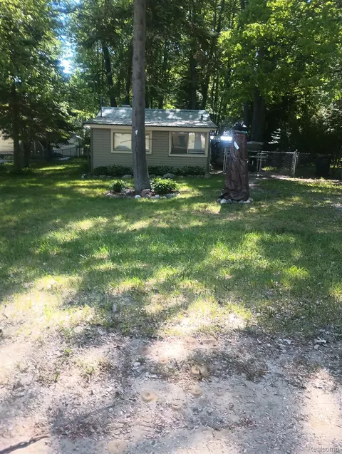 4910 Edgewood Dr, Hayes, MI 48625